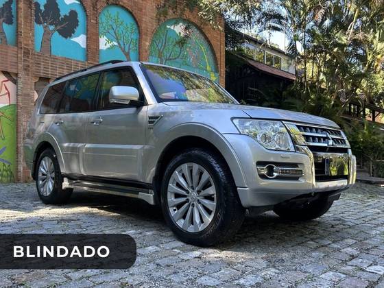 MITSUBISHI PAJERO FULL 3.2 HPE 4X4 16V TURBO INTERCOOLER DIESEL 4P AUTOMÁTICO MITSUBISHI PAJERO FULL 3.2 HPE 4X4 16V TURBO INTERCOOLER DIESEL 4P AUTOMÁTICO